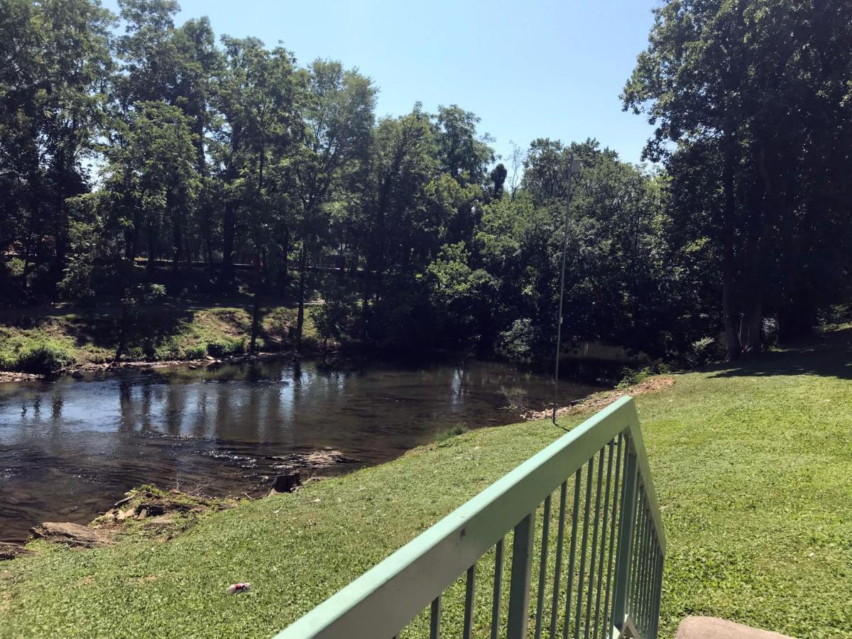 The River Cottage Pigeon Forge Eksteriør bilde